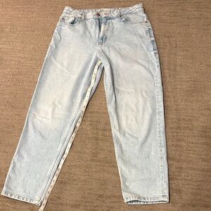 Zara Women’ Relaxed Fit Light Blue Jeans